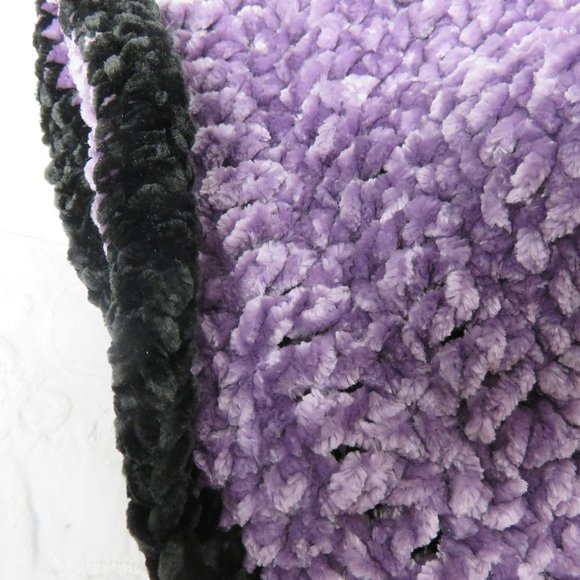 LUSCIOUS HAND CROCHETED HAT w REMOVABLE FLOWER - Picture 4 of 11